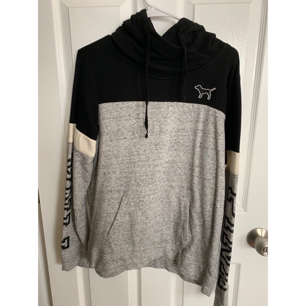 3/$20 Victoria Secret Pink Hoodie.